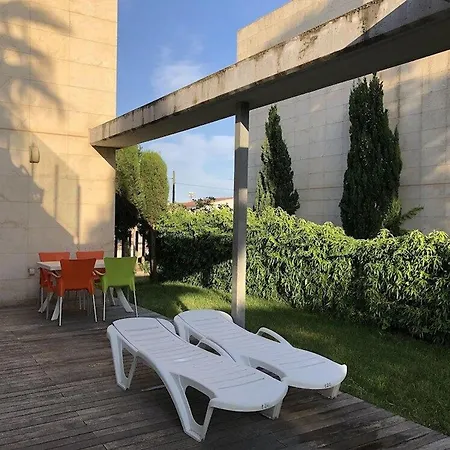 Apartment Facing The Pool