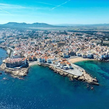 In La Escala Near Els Riells Apartment