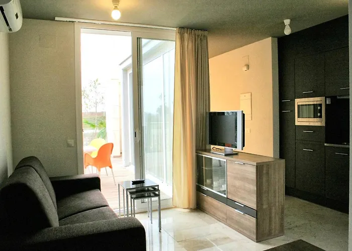 In La Escala Near Els Riells Apartment *