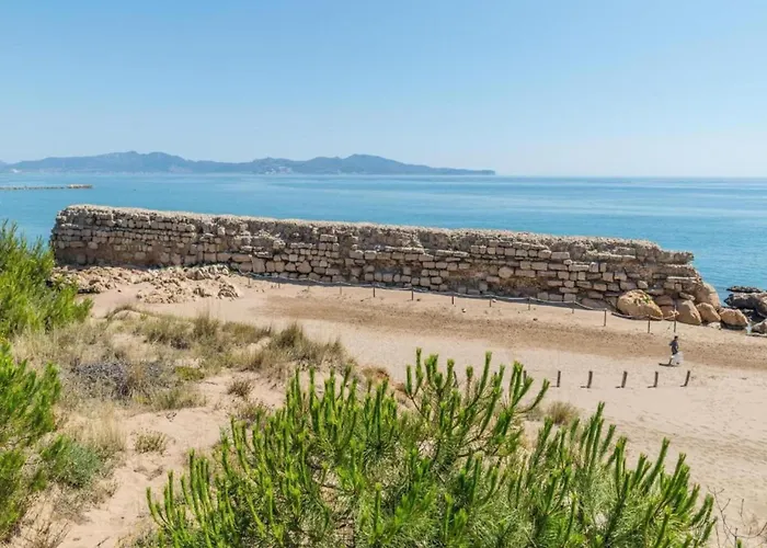 In La Escala Near Els Riells Apartment *