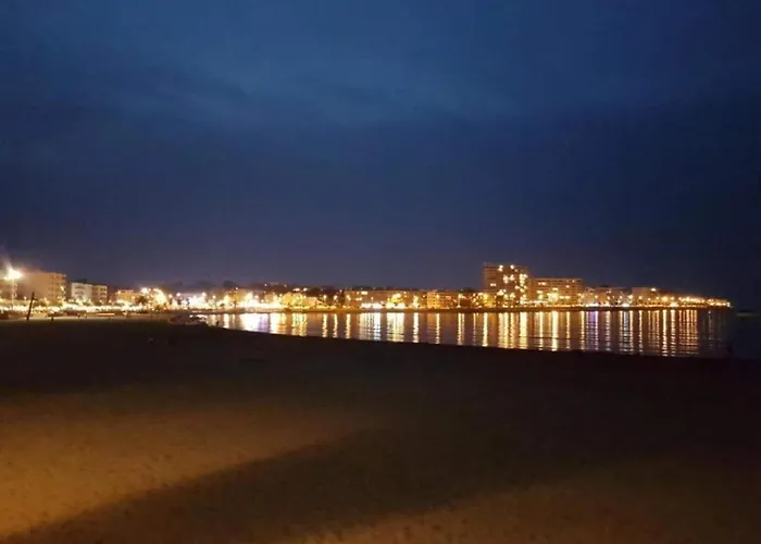 In La Escala Near Els Riells Apartment L' Escala